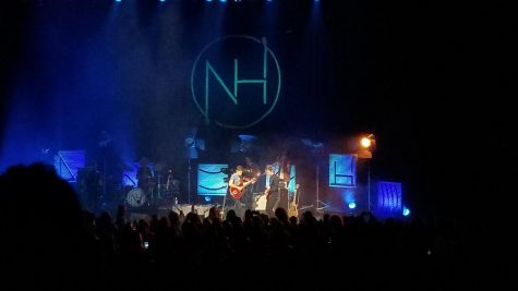 Niall Horan rocks Comerica Theater following AMA win